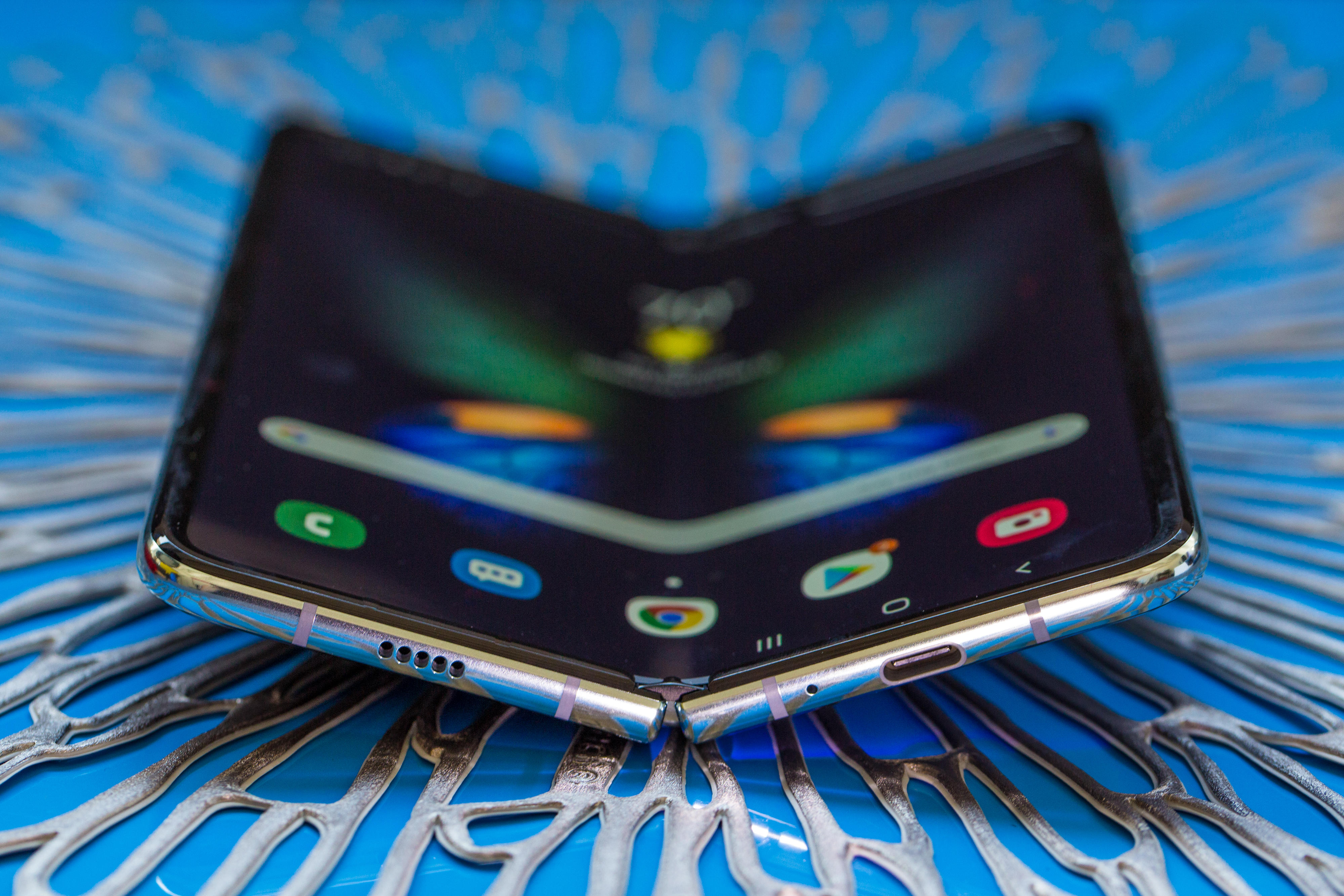 Самсунг большой экран раскладной. Samsung Galaxy Fold 2019. Складной смартфон самсунг Гэлакси 10. Samsung Galaxy z Fold 3. Самсунг галакси раскладной 2021.